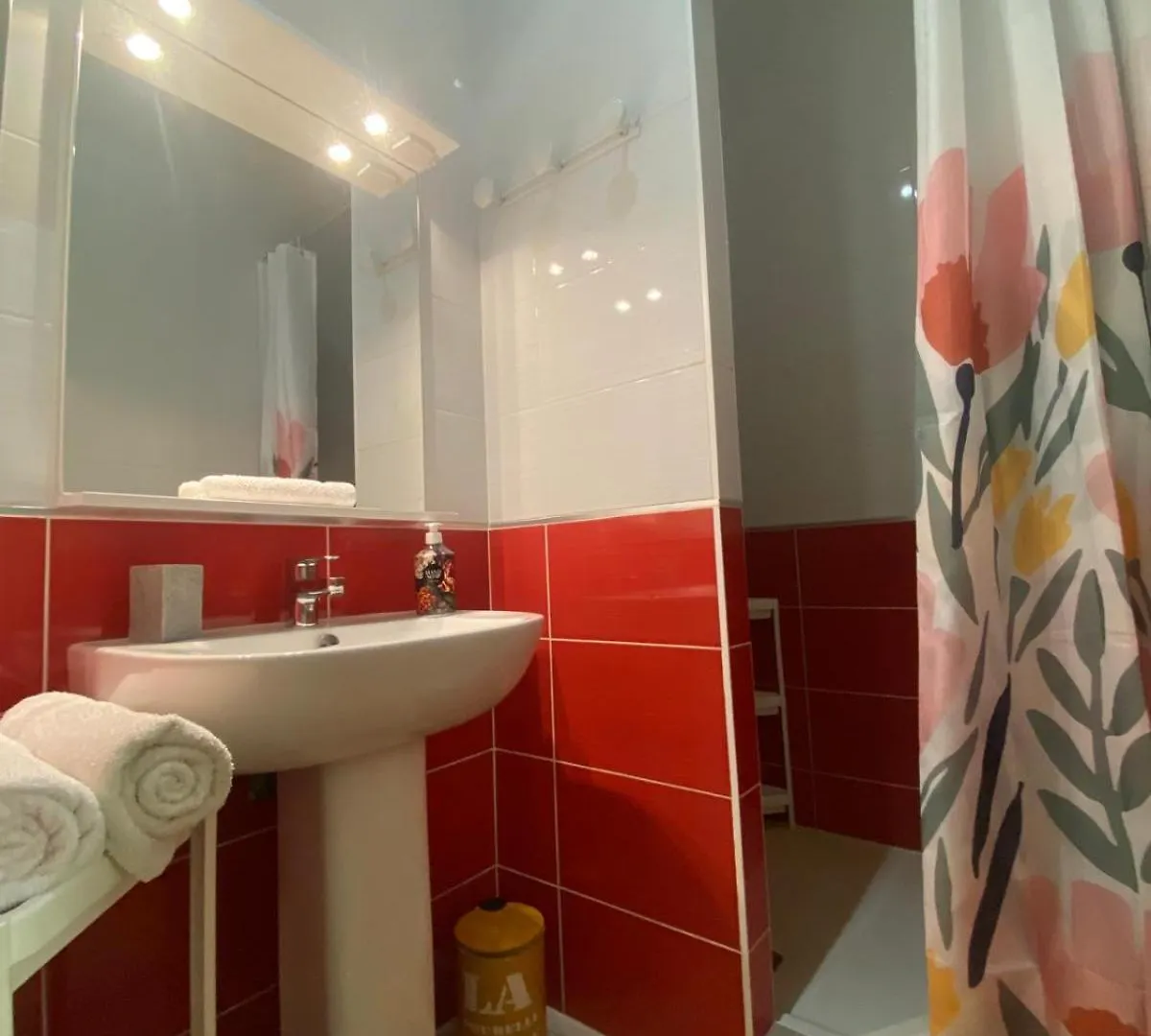 Tikazela - Escale Tournon-Sur-Rhone Hotel
